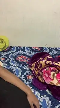 hottiess69 online show from December 7, 3:19 pm