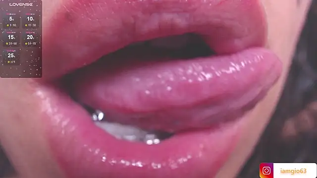 Georgina 1t online show from February 28, 2:42 pm