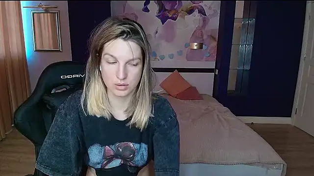 EmilyWalkeri online show from June 28, 7:58 am
