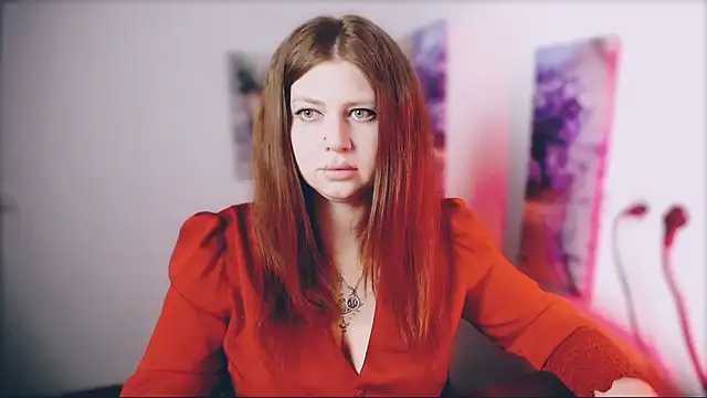 Snapshot of Lizzy_Love chatting on April 17, 6:44 pm Lizzy Love online show from April 17, 6:44 pm