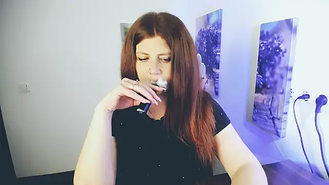 Snapshot of Lizzy_Love chatting on May 22, 9:26 am Lizzy Love online show from May 22, 9:26 am