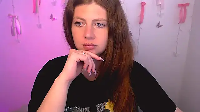 Snapshot of Lizzy_Love chatting on July 1, 11:12 am Lizzy Love online show from July 1, 11:12 am
