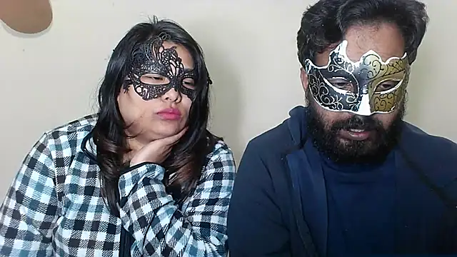 Snapshot of Cutehornycouples chatting on December 19, 5:31 pm Cutehornycouples online show from December 19, 5:31 pm