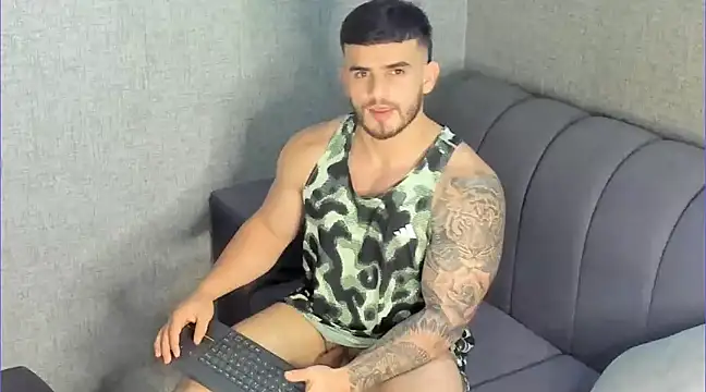 Ricardogo19 online show from December 31, 4:49 am