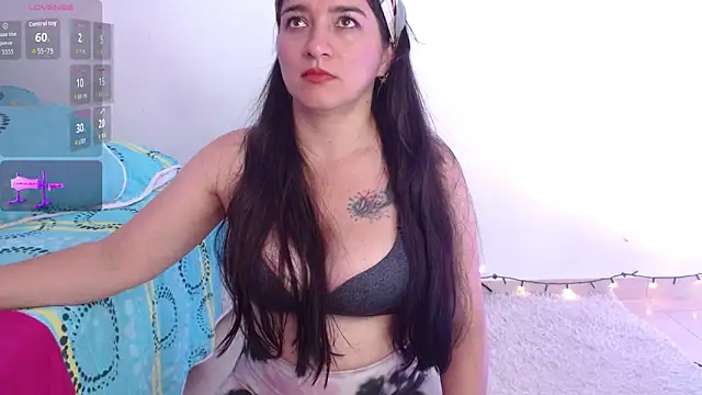 Emelyross  online show from May 11, 1:17 pm
