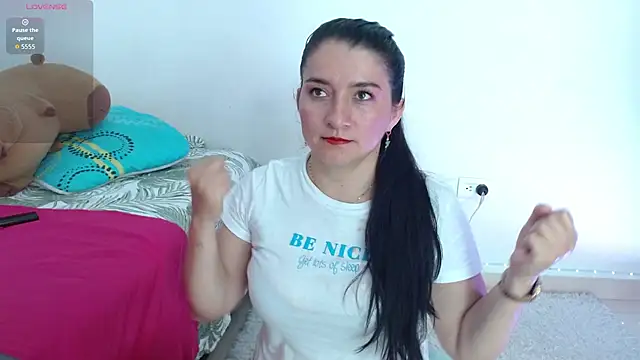 Emelyross  online show from July 27, 11:12 pm