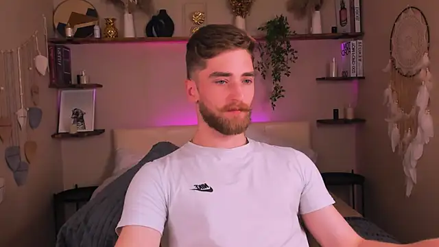 Snapshot of DexterDexx chatting on November 8, 9:31 am DexterDexx online show from November 8, 9:31 am