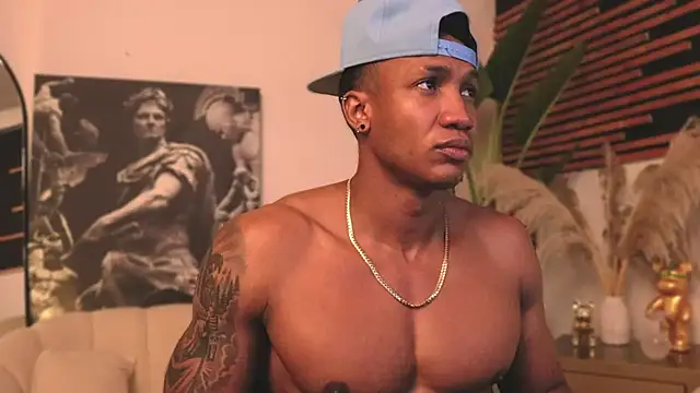 Snapshot of Logan_Varela chatting on February 13, 8:34 pm Logan Varela online show from February 13, 8:34 pm