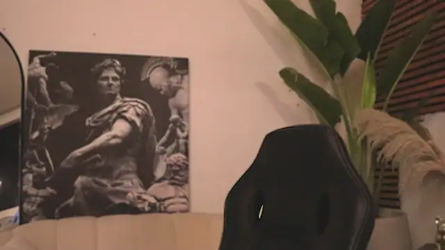 Snapshot of Logan_Varela chatting on February 18, 12:26 am Logan Varela online show from February 18, 12:26 am