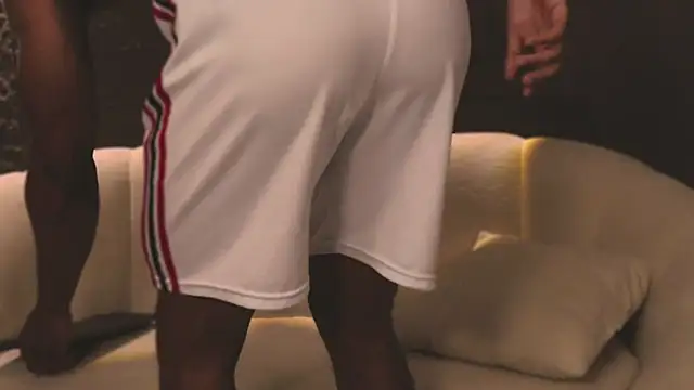 Snapshot of Logan_Varela chatting on February 19, 2:12 am Logan Varela online show from February 19, 2:12 am