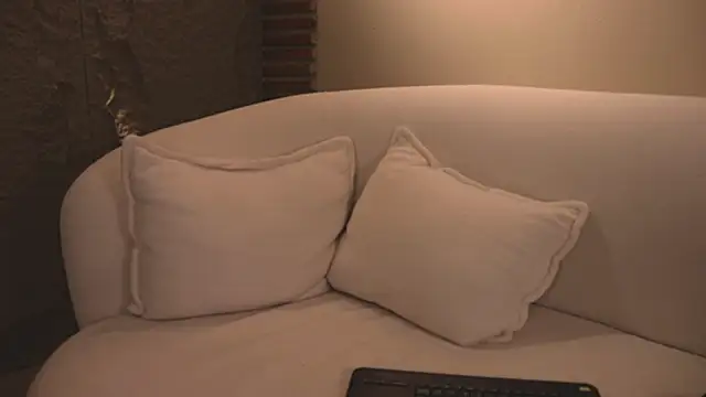 Snapshot of Logan_Varela chatting on March 4, 5:21 am Logan Varela online show from March 4, 5:21 am