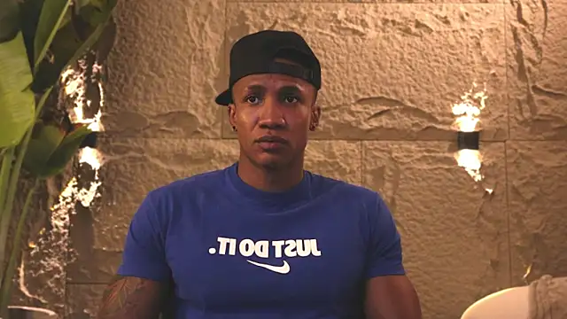 Snapshot of Logan_Varela chatting on March 21, 11:01 pm Logan Varela online show from March 21, 11:01 pm