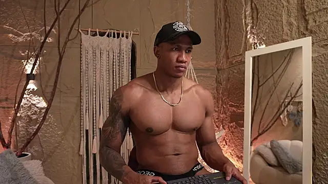 Snapshot of Logan_Varela chatting on September 24, 12:08 pm Logan Varela online show from September 24, 12:08 pm