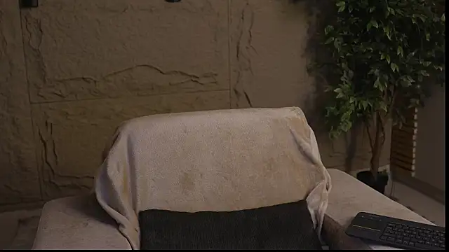 Snapshot of Logan_Varela chatting on September 30, 1:05 pm Logan Varela online show from September 30, 1:05 pm