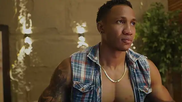 Snapshot of Logan_Varela chatting on November 20, 1:33 pm Logan Varela online show from November 20, 1:33 pm