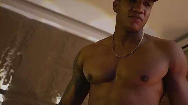 Snapshot of Logan_Varela chatting on November 29, 2:03 am Logan Varela online show from November 29, 2:03 am