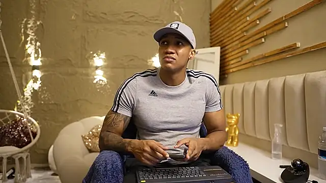 Logan Varela online show from March 7, 2:25 pm