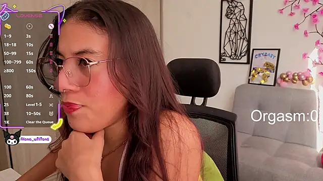 Snapshot of 1Alana_W chatting on May 31, 1:18 pm 1Alana W online show from May 31, 1:18 pm