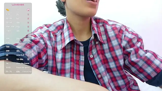 yourcuteneighbourr online show from March 7, 3:03 am