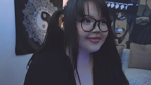 Snapshot of LeyaKan chatting on February 5, 9:07 pm LeyaKan online show from February 5, 9:07 pm