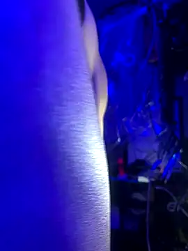 gurlnips online show from December 18, 1:06 pm