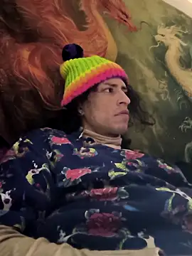 gurlnips online show from February 13, 8:32 am