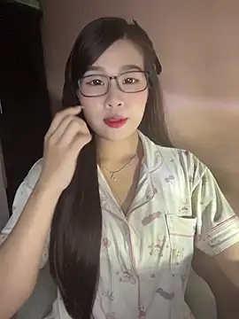 Snapshot of Bae1103 chatting on July 25, 6:33 am Bae1103 online show from July 25, 6:33 am
