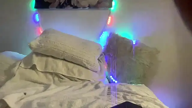 Snapshot of NikoKock chatting on February 6, 12:33 am NikoKock online show from February 6, 12:33 am