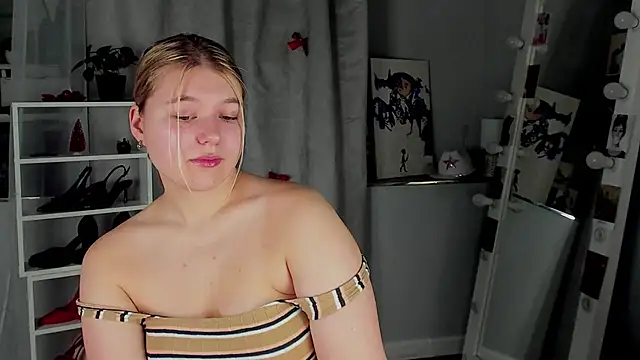 Rebecca Kelly online show from January 8, 2:47 am