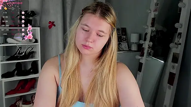 Rebecca Kelly online show from January 16, 2:26 am