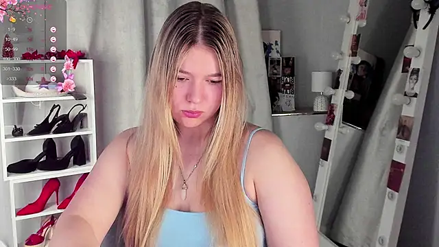 Rebecca Kelly online show from February 13, 2:40 am