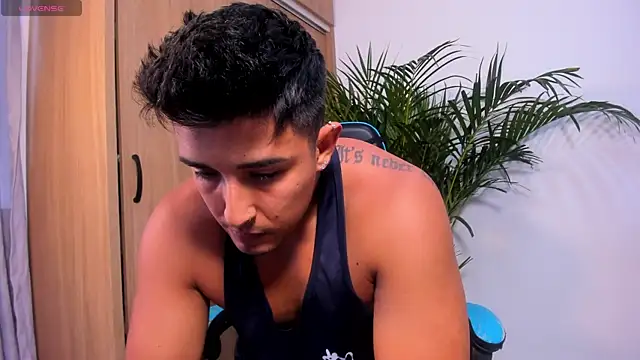 Snapshot of Alan_greek_1 chatting on October 16, 10:11 pm Alan greek 1 online show from October 16, 10:11 pm