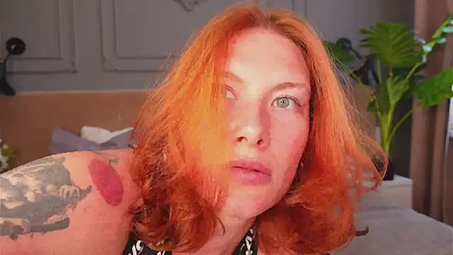 Snapshot of Liv_Fay chatting on June 12, 1:21 pm Liv Fay online show from June 12, 1:21 pm