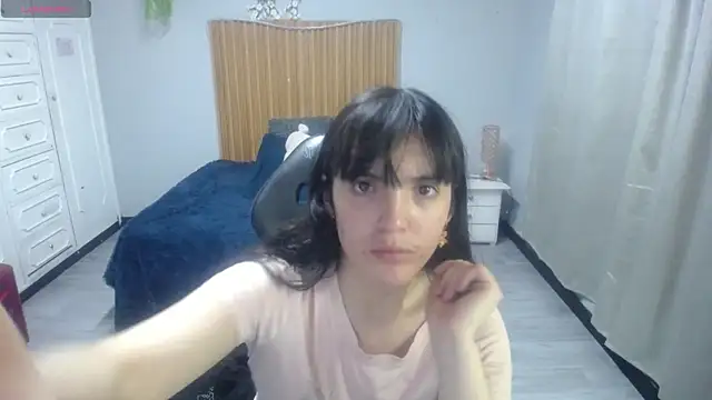 Snapshot of sailor_moon07 chatting on May 14, 3:13 am sailor moon07 online show from May 14, 3:13 am
