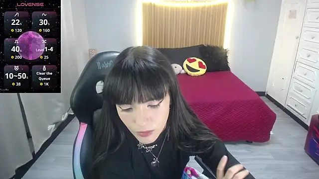 Snapshot of sailor_moon07 chatting on July 9, 4:16 am sailor moon07 online show from July 9, 4:16 am