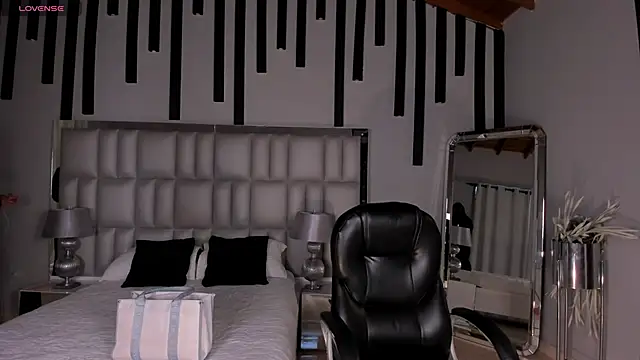 CelestePalmer  online show from April 29, 11:25 am