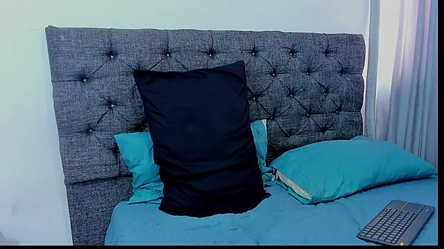 dominic smith  online show from December 11, 6:42 pm