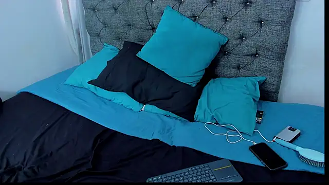 dominic smith  online show from December 16, 9:52 pm