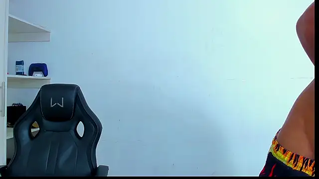 dominic smith  online show from December 23, 2:02 am