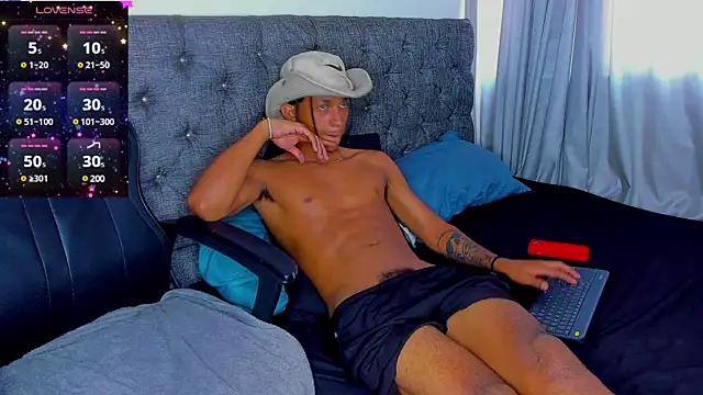 dominic smith  online show from January 23, 9:39 pm