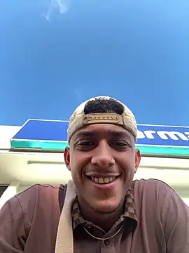 dominic smith  online show from February 6, 10:10 pm