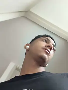 dominic smith  online show from February 13, 1:19 am