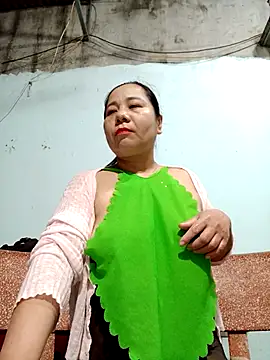 Queen 18200 online show from February 27, 10:10 pm