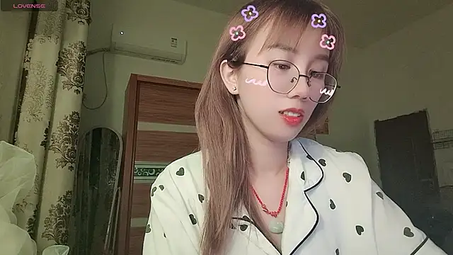 Lili 666 online show from June 29, 4:18 pm