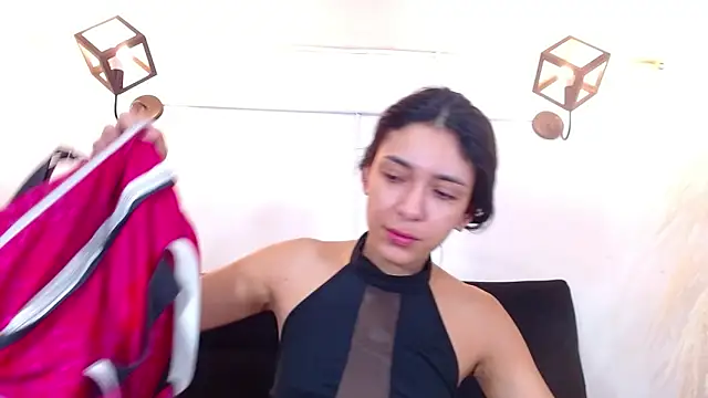 Snapshot of srta_luciana chatting on June 11, 12:03 pm srta luciana online show from June 11, 12:03 pm