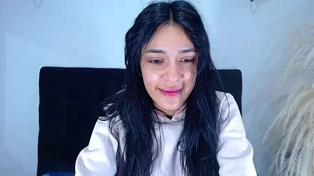 Snapshot of srta_luciana chatting on June 12, 12:04 pm srta luciana online show from June 12, 12:04 pm