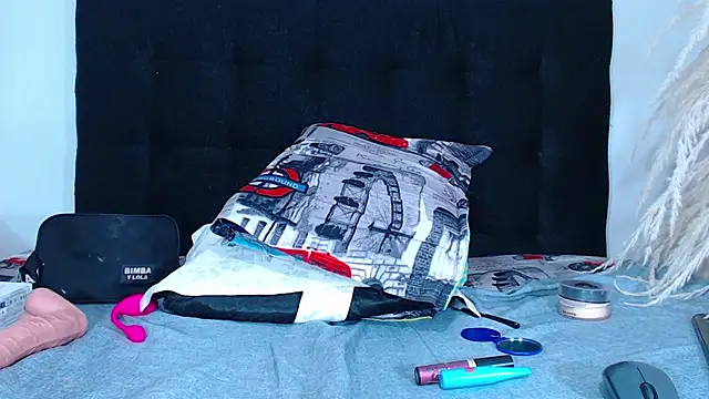 Snapshot of srta_luciana chatting on July 28, 3:21 pm srta luciana online show from July 28, 3:21 pm