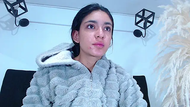 Snapshot of srta_luciana chatting on July 29, 11:52 am srta luciana online show from July 29, 11:52 am