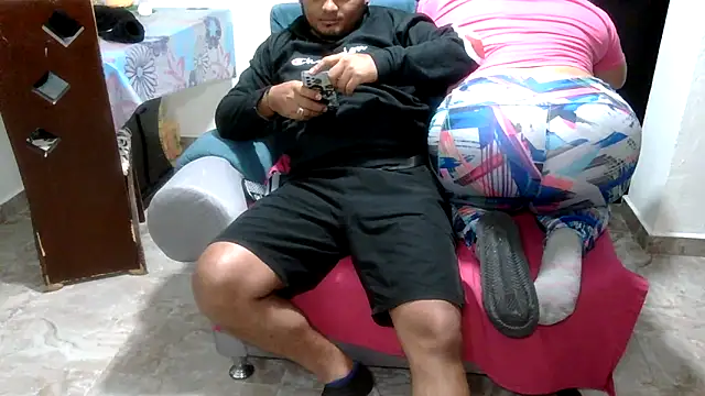 Snapshot of Boycuriousxxx chatting on June 9, 10:32 pm Boycuriousxxx online show from June 9, 10:32 pm