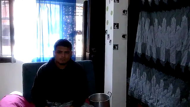 Snapshot of Boycuriousxxx chatting on June 13, 3:43 pm Boycuriousxxx online show from June 13, 3:43 pm